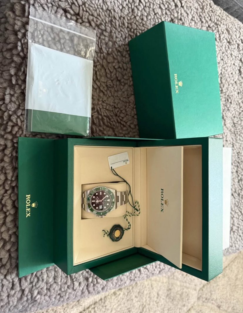 PreOwned 2025 Rolex Submariner “Starbucks” 41mm 126610LV - Image 2