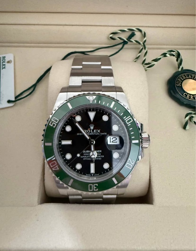 PreOwned 2025 Rolex Submariner “Starbucks” 41mm 126610LV - Image 3