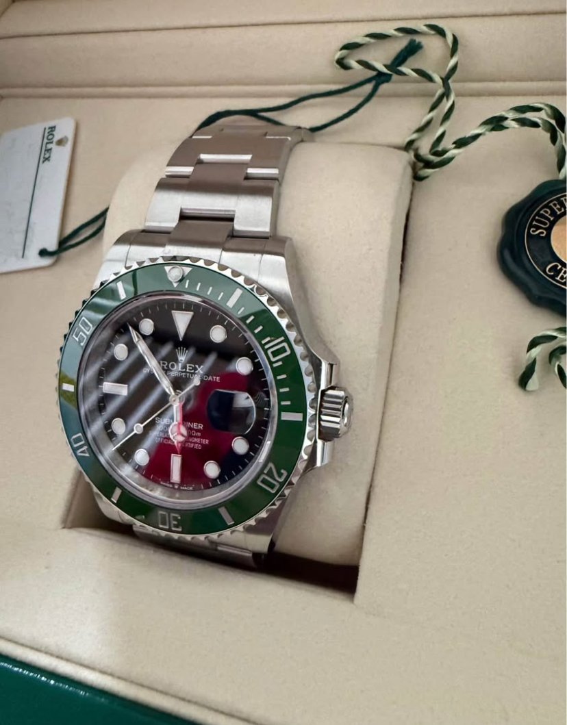 PreOwned 2025 Rolex Submariner “Starbucks” 41mm 126610LV - Image 4