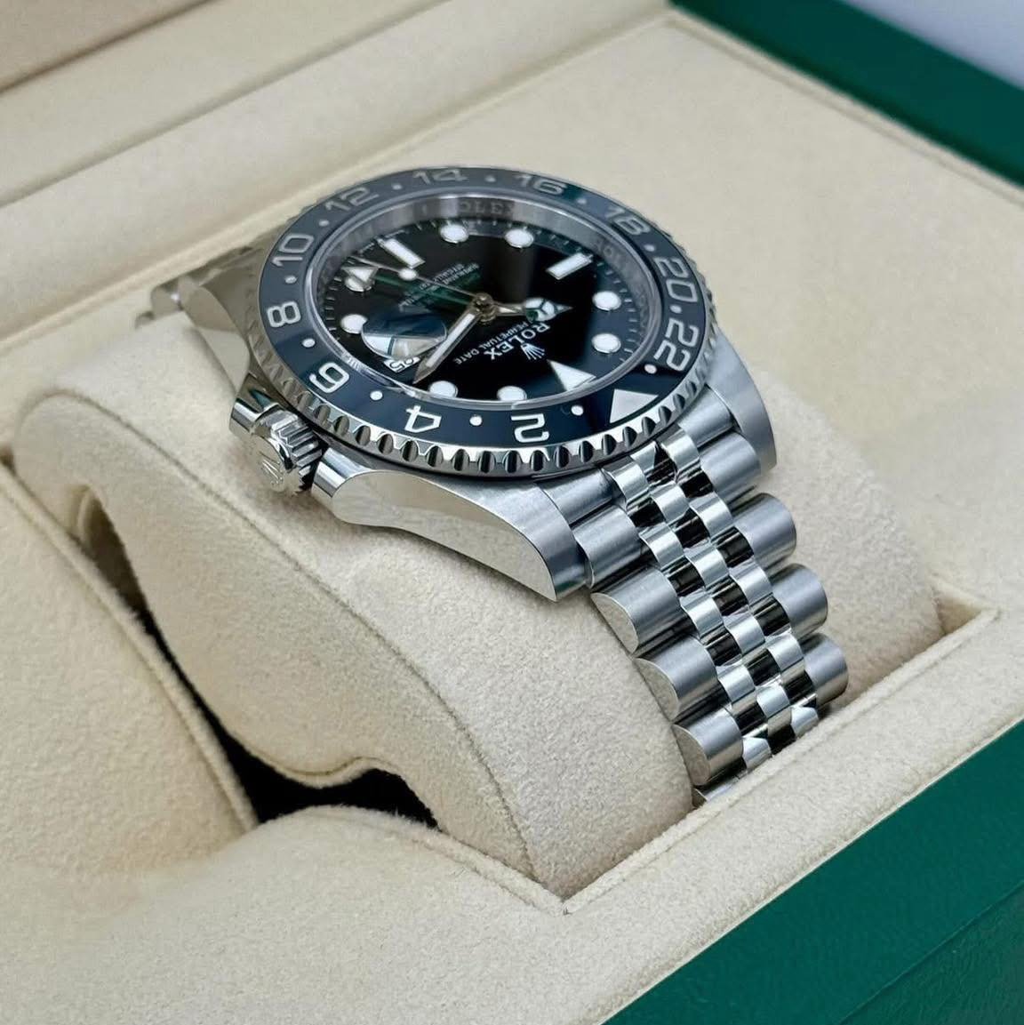 Fresh 2025 Rolex GMT-Master II Bruce Wayne Ref. 126710GRNR 40mm - Image 5